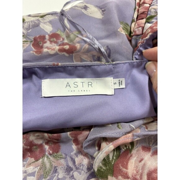 ASTR the Label Kiana Dress Light Purple Floral Small Ruffles Ruched Wedding - Picture 6 of 16